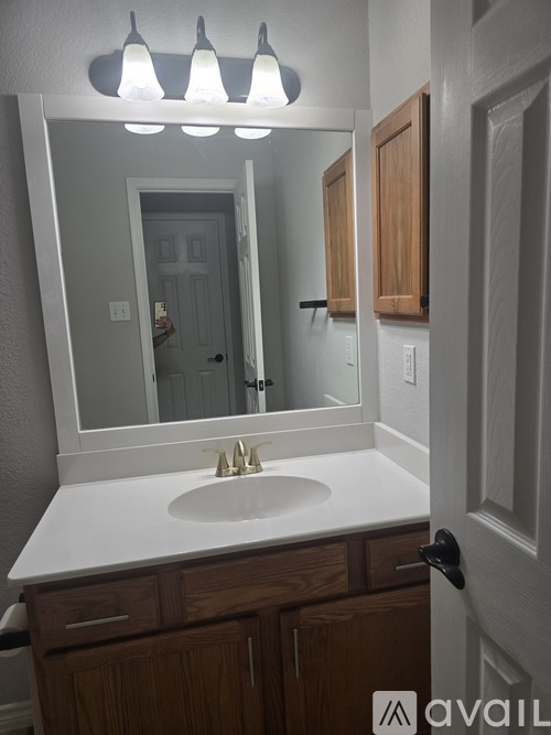 1708 Red Oak Ct 3 Beds Single Family Home for Rent - Photo gallery 5