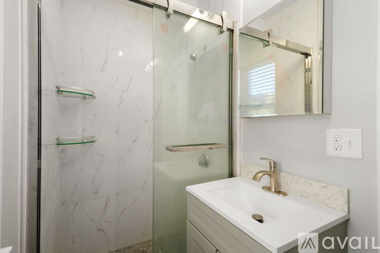 517 Washington St 3 Beds Apartment for Rent - Photo gallery 5