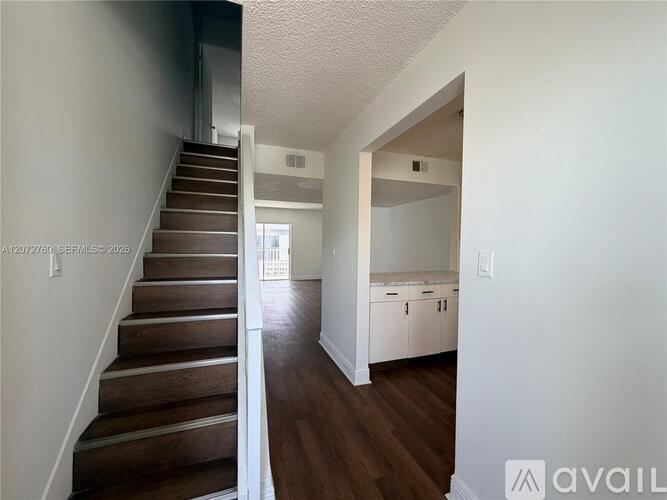 2710 W 76th St 2 Beds Apartment for Rent - Photo gallery 5