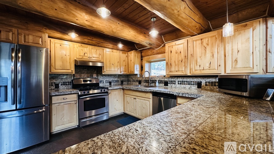 35 Brackenbury Street 3 Beds Single Family Home for Rent - Photo gallery 5
