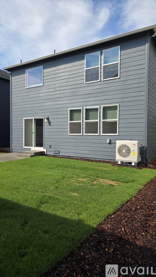 3923 23rd Avenue Northeast 4 Beds Single Family Home for Rent - Photo gallery 2