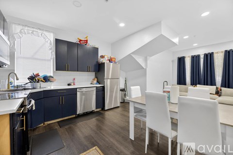 528 Charles St 2 Beds Apartment for Rent