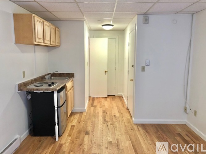 405 Beacon St Studio Apartment for Rent - Photo gallery 4