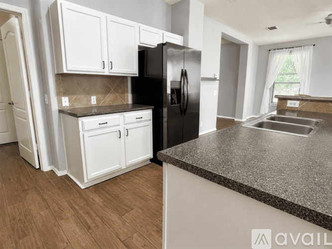 6046 Pecan Tree 3 Beds Single Family Home for Rent - Photo gallery 3