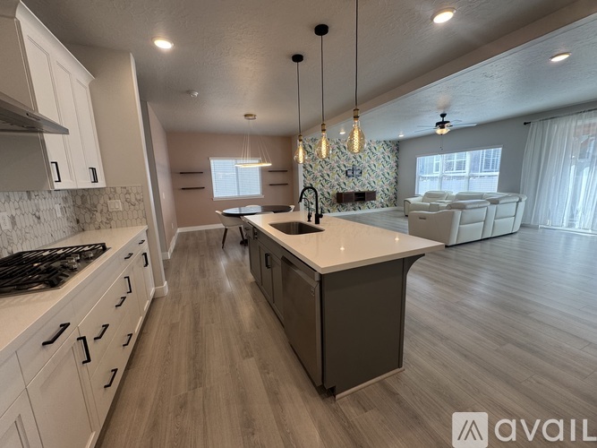 11902 South Teton Pass Way 3 Beds Single Family Home for Rent - Photo gallery 3