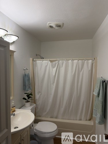 475 Houser Way S 2 Beds Apartment for Rent