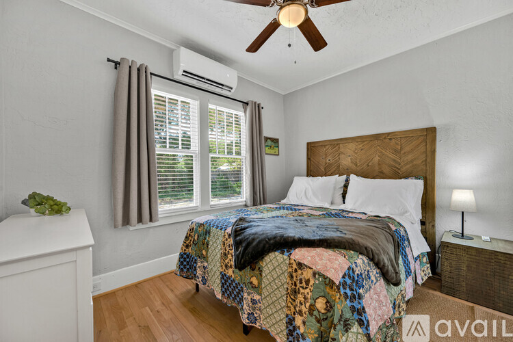 1003 West Cypress Avenue 1 Apartment for Rent - Photo gallery 1