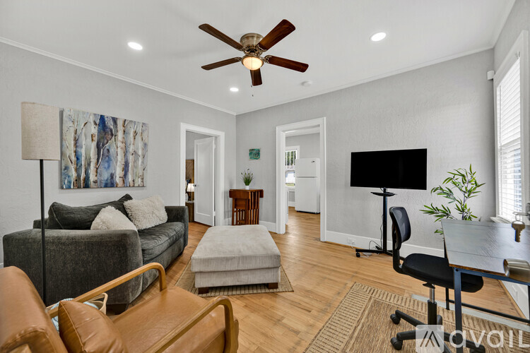 1003 West Cypress Avenue 1 Apartment for Rent - Photo gallery 4