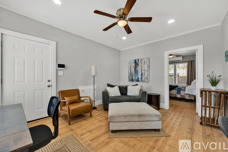 1003 West Cypress Avenue 1 Apartment for Rent - Photo gallery 5