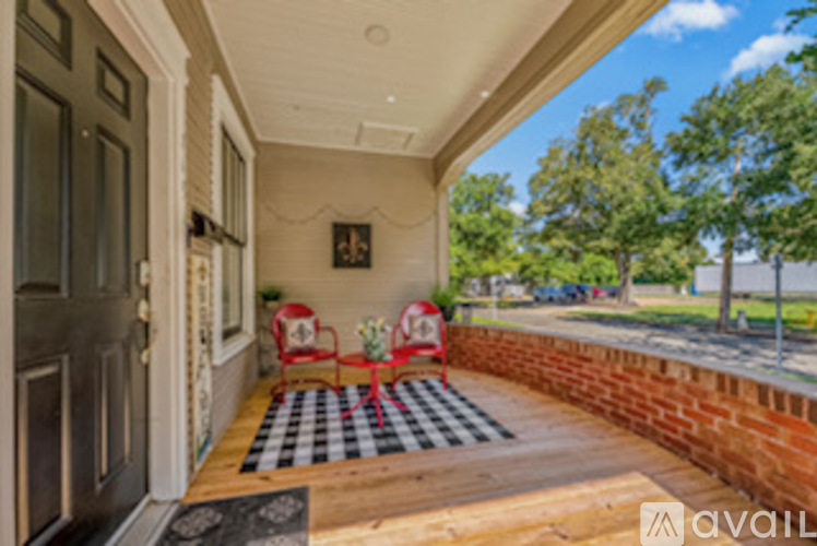 718 Division Street 3 Beds Single Family Home for Rent - Photo gallery 3