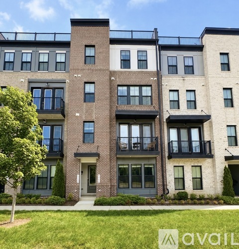 43256 Farringdon Square 3 Beds Townhouse for Rent - Photo gallery 1