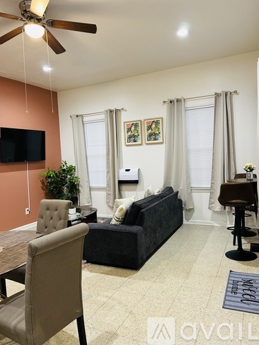 605 North Jackson Street 2 Beds Apartment for Rent - Photo gallery 2