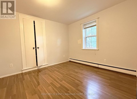 4 - 1 WAVERLEY PLACE 1 Apartment for Rent