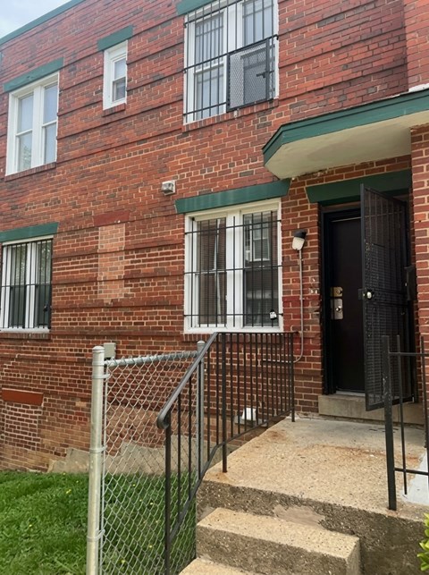 4642 Hillside Road Southeast 4 Beds Apartment for Rent