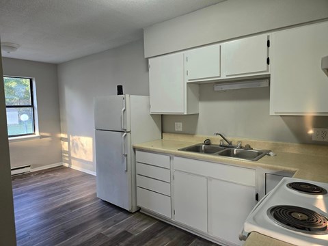 214 N 4Th St. 2 Beds Apartment for Rent
