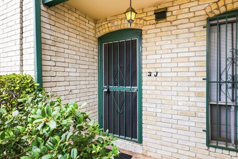 #J3 2 Beds Apartment for Rent