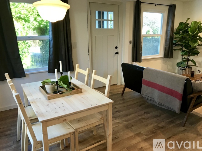 1311 N Wycoff Ave 2 Beds Single Family Home for Rent - Photo gallery 4