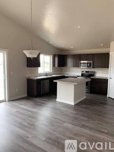4189 South Leaning Tower Avenue 4 Beds Single Family Home for Rent - Photo gallery 4