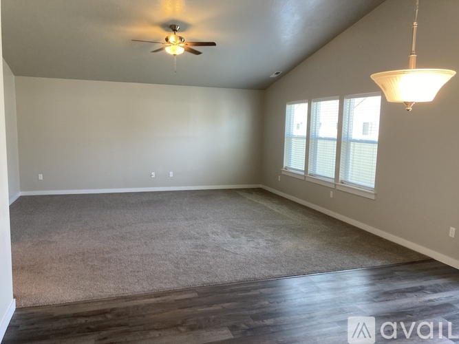 4189 South Leaning Tower Avenue 4 Beds Single Family Home for Rent - Photo gallery 5