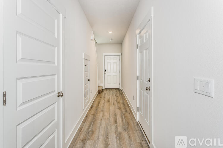 1554 Iroquois Ct 3 Beds Single Family Home for Rent - Photo gallery 3
