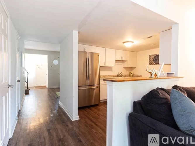 412 Hustings Lane 3 Beds Single Family Home for Rent - Photo gallery 2