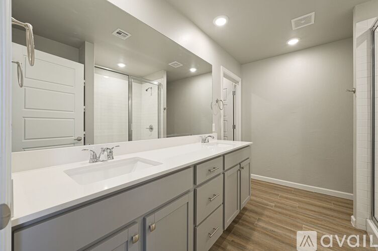13505 Bluejacket Dr 3 Beds Townhouse for Rent - Photo gallery 3