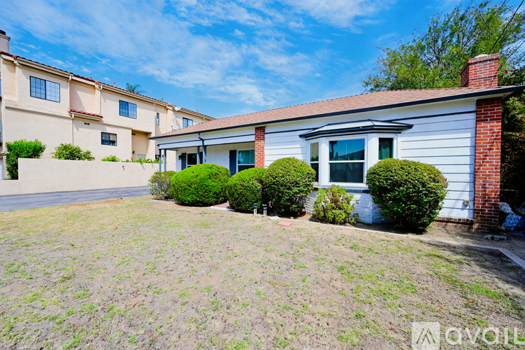 475 Fairview Avenue 4 Beds Single Family Home for Rent - Photo gallery 2