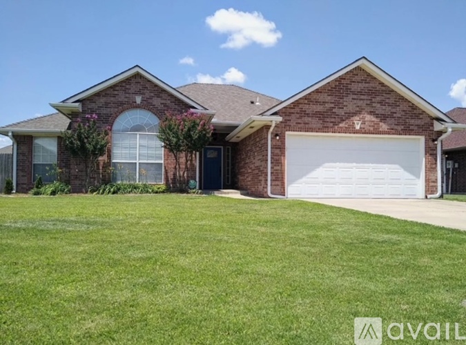 4821 SE 41st St 3 Beds Single Family Home for Rent - Photo gallery 1