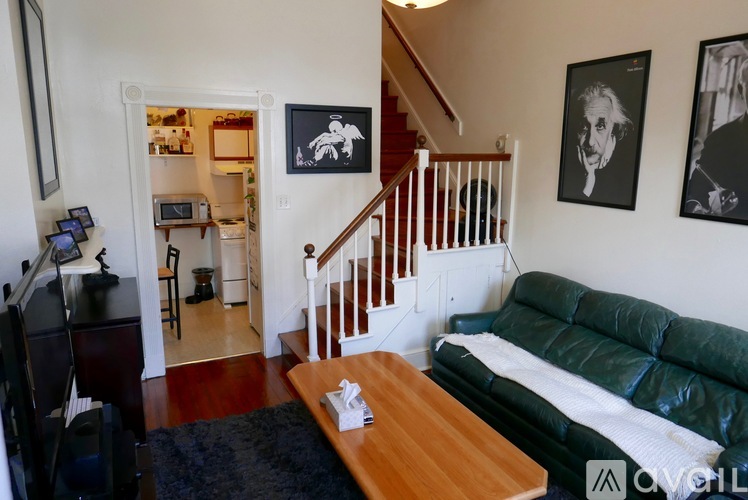 208 E 3rd St 1 Apartment for Rent - Photo gallery 2