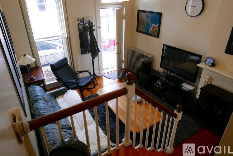 208 E 3rd St 1 Apartment for Rent - Photo gallery 3