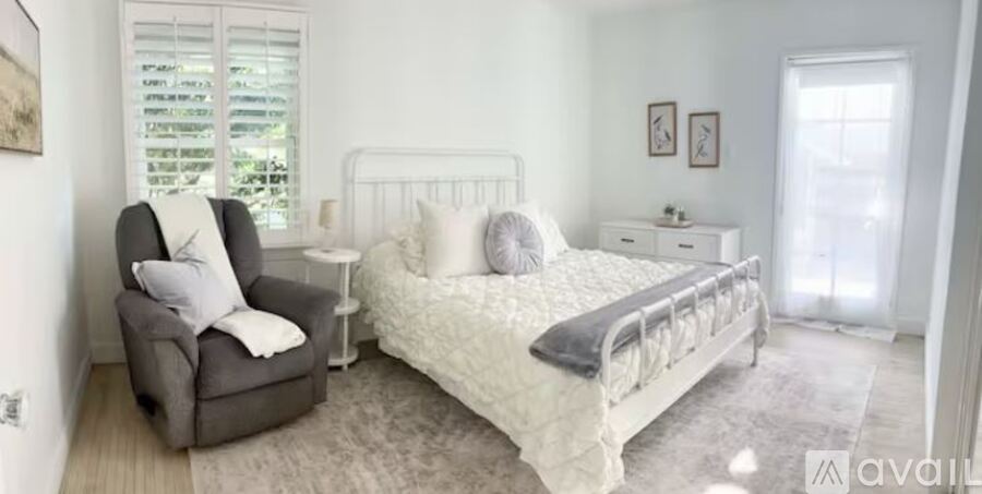 10802 Howard Street 2 Beds Single Family Home for Rent - Photo gallery 3