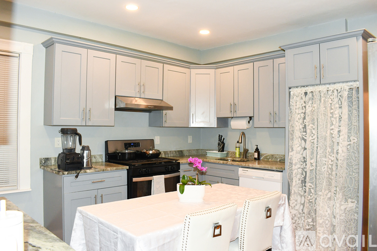 380 Ferry St 4 Beds Apartment for Rent - Photo gallery 2