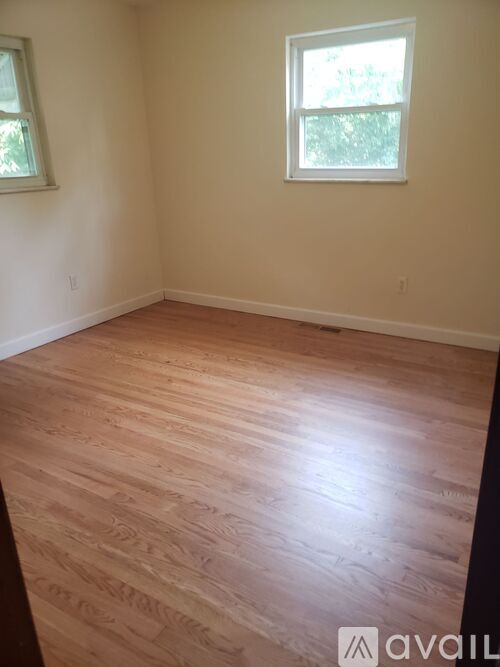 110 Lee Street 3 Beds Single Family Home for Rent - Photo gallery 3