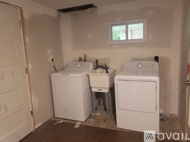 110 Lee Street 3 Beds Single Family Home for Rent - Photo gallery 5