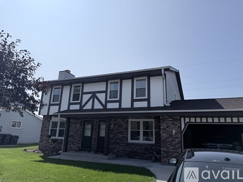 9145 West Allerton Avenue 3 Beds Apartment for Rent
