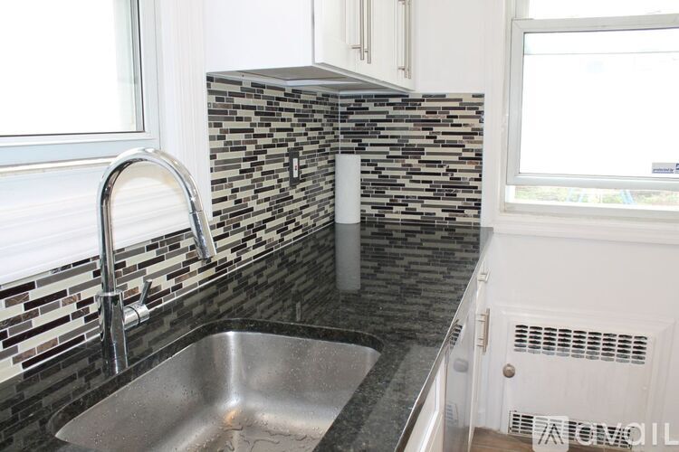 69-54 Loubet St 3 Beds Single Family Home for Rent - Photo gallery 3