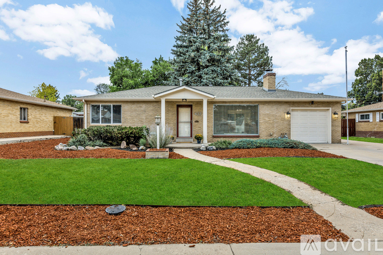 437 South Lamar Street 2 Beds Single Family Home for Rent - Photo gallery 1