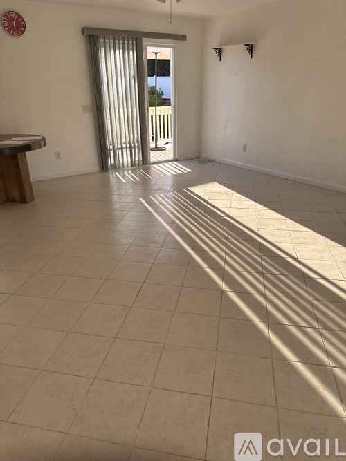 1511 Maxwell Lane 1 Single Family Home for Rent - Photo gallery 3
