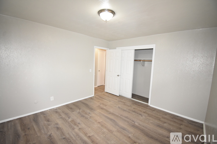 882 Yates St 2 Beds Condo for Rent - Photo gallery 5