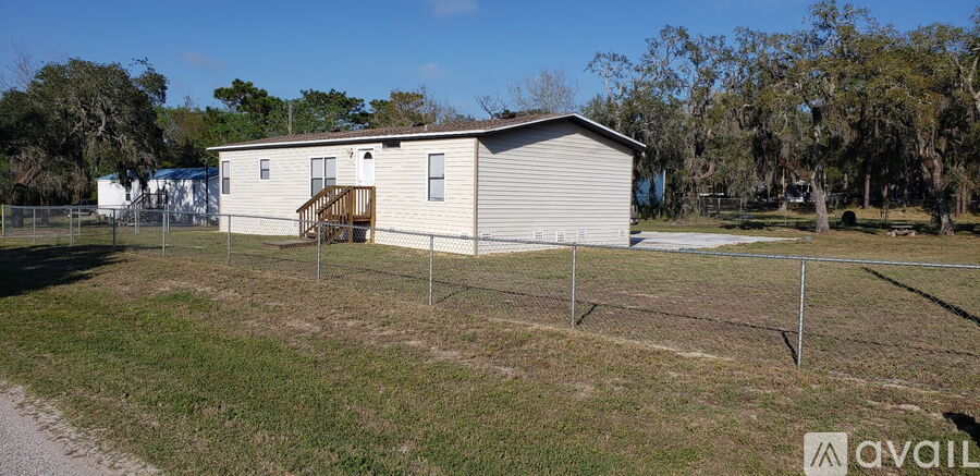 17010 Meridian Blvd 3 Beds Single Family Home for Rent - Photo gallery 2