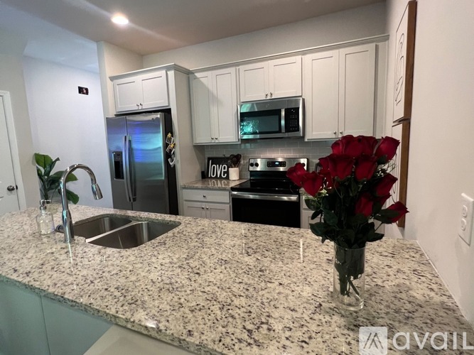 2816 Ridgeview Drive 3 Beds Single Family Home for Rent - Photo gallery 4
