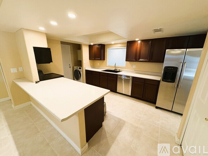 1989 East Dunbar Drive 3 Beds Single Family Home for Rent - Photo gallery 3