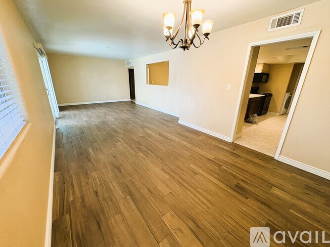 1989 East Dunbar Drive 3 Beds Single Family Home for Rent - Photo gallery 4