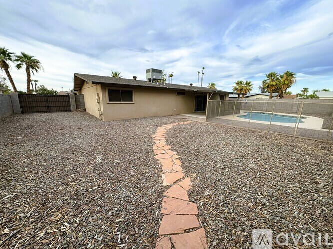 1989 East Dunbar Drive 3 Beds Single Family Home for Rent - Photo gallery 5