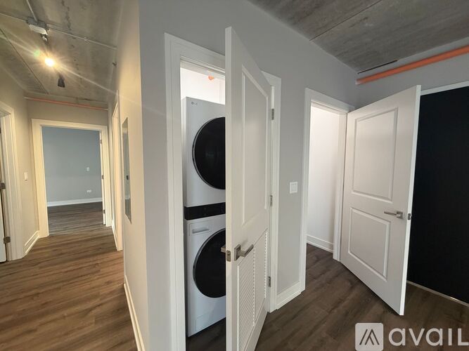 952 W Carmen Ave 2 Beds Apartment for Rent - Photo gallery 1