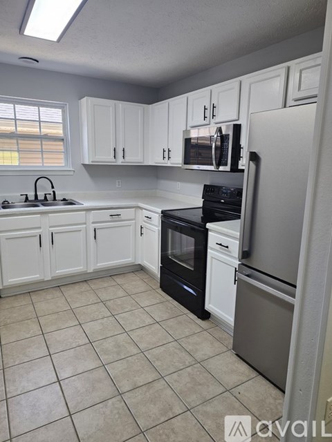 165 Knowledge Ave 3 Beds Apartment for Rent