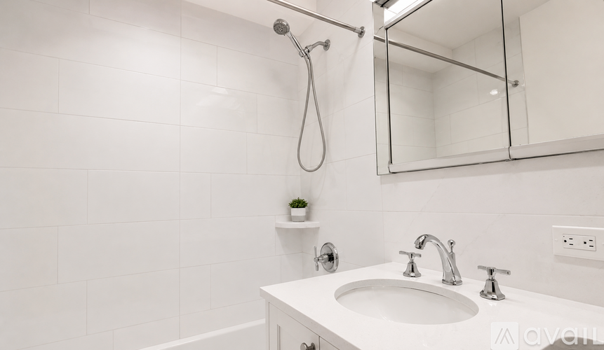 506 E 76th St 3 Beds Apartment for Rent - Photo gallery 3