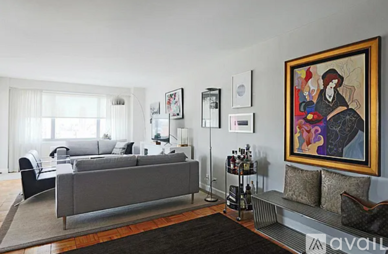 506 E 76th St 3 Beds Apartment for Rent - Photo gallery 5