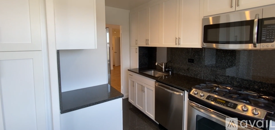 506 E 76th St 2 Beds Apartment for Rent - Photo gallery 5