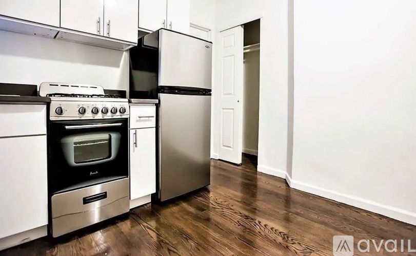 304 East 62nd Street 1 Single Family Home for Rent - Photo gallery 3
